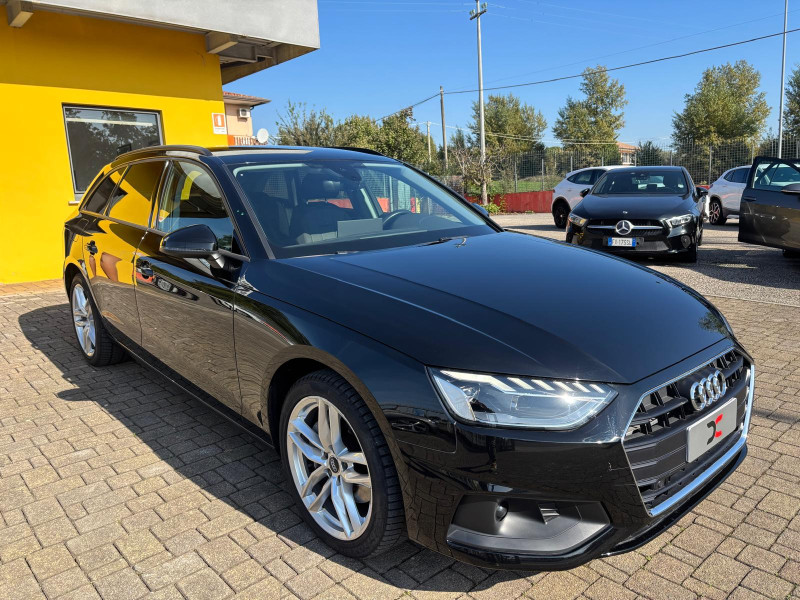 Audi A4 Avant 40 2.0 Tdi 190cv S-Tronic Modello Restyling 16