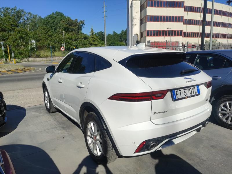 Jaguar E-Pace 2.0d i4 R-Dynamic fwd 150cv my19 16