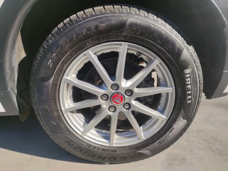 Jaguar E-Pace 2.0d i4 R-Dynamic fwd 150cv my19 14