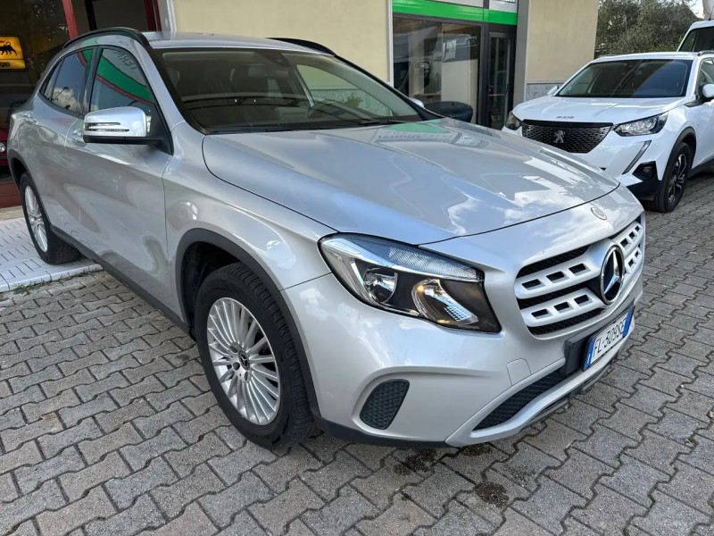 Mercedes-Benz GLA 180 3