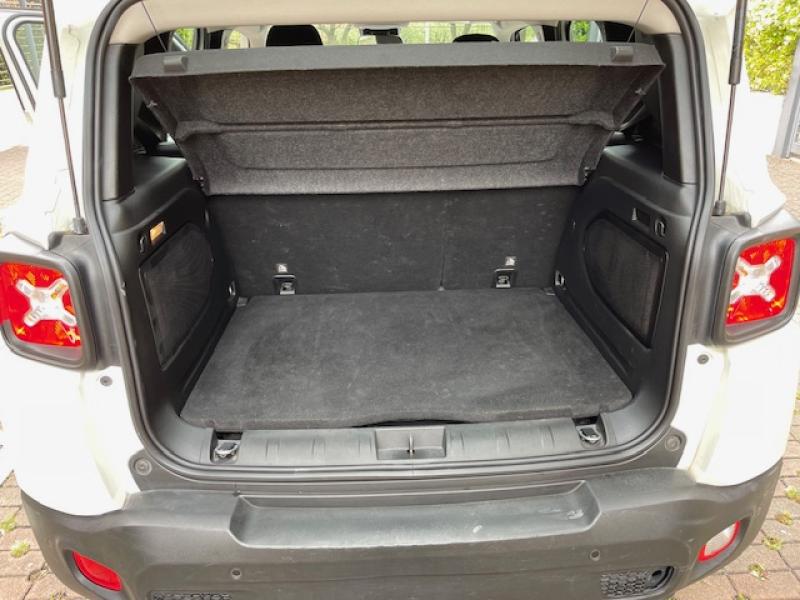 Jeep Renegade 11