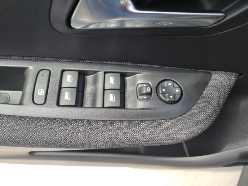Peugeot 208 1.2 hybrid Style 110cv e-dcs 6 17