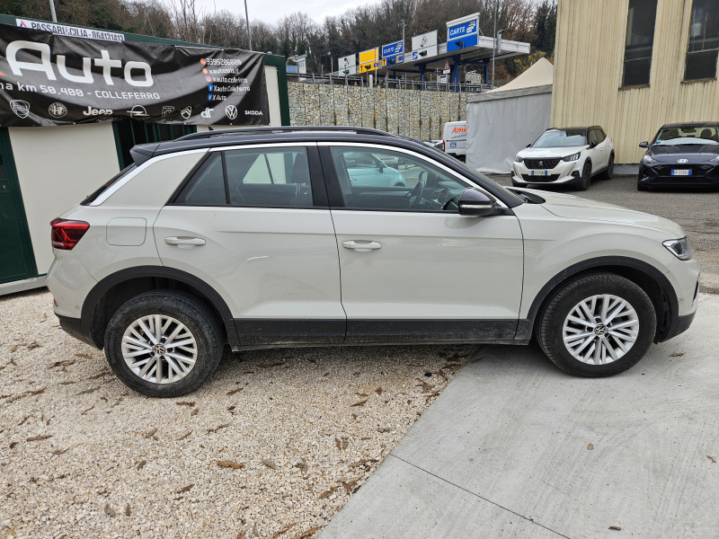 Volkswagen T-Roc 1.0 tsi Life 4