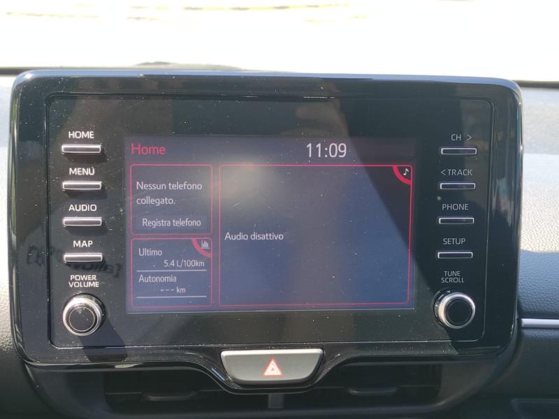 Toyota Yaris IV 1.0 Active 11