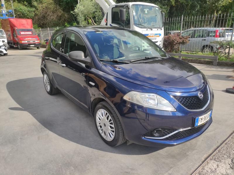 Lancia Ypsilon III 1.2 Silver 69cv 15