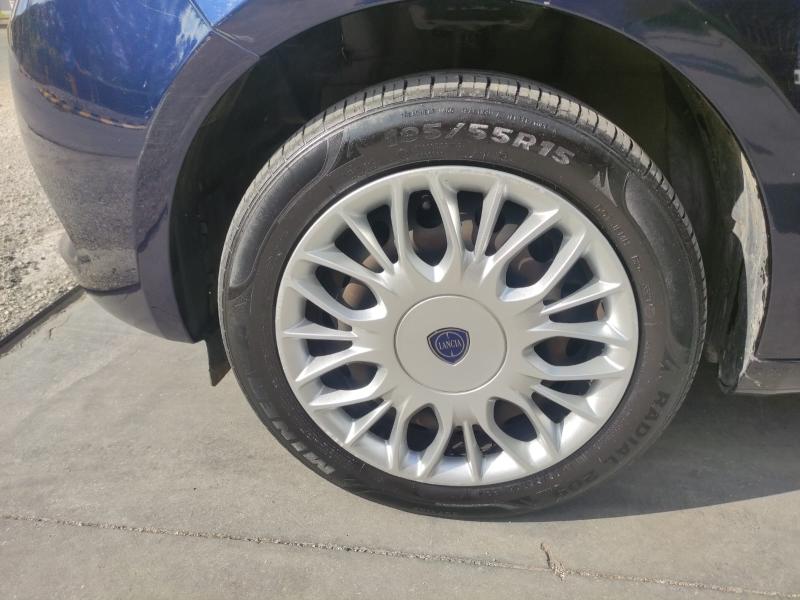 Lancia Ypsilon III 1.2 Silver 69cv 11
