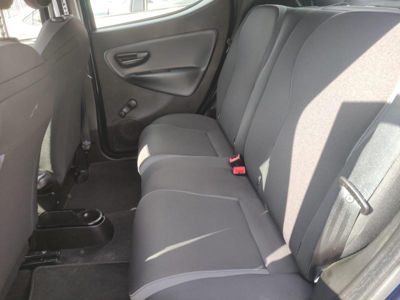 Lancia Ypsilon III 1.2 Silver 69cv 10