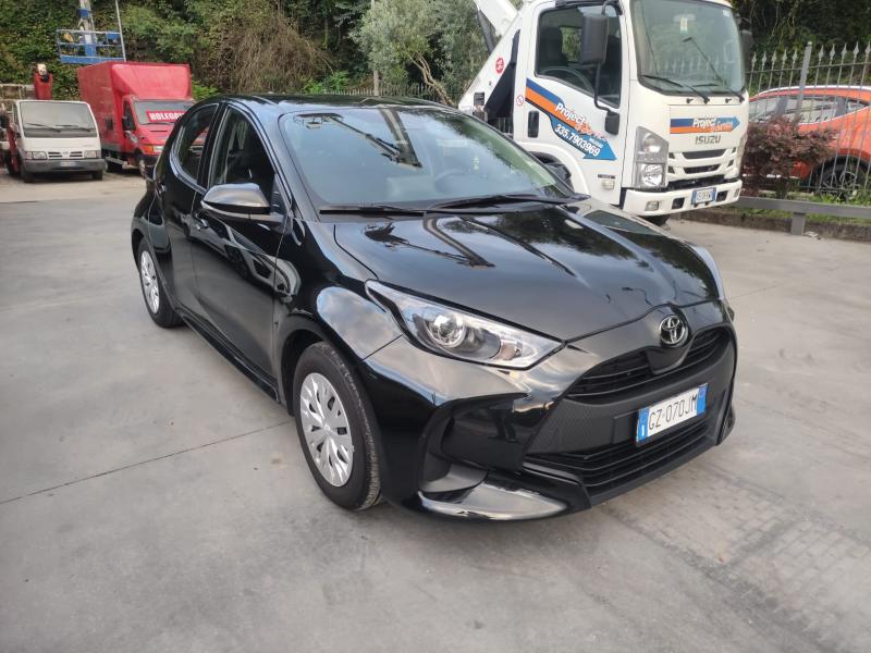 Toyota Yaris IV 1.5h Active 5 Porte 19