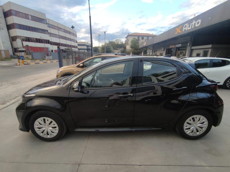 Toyota Yaris IV 1.5h Active 5 Porte 4