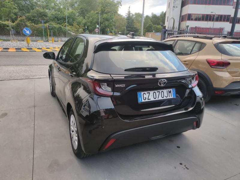 Toyota Yaris IV 1.5h Active 5 Porte 16
