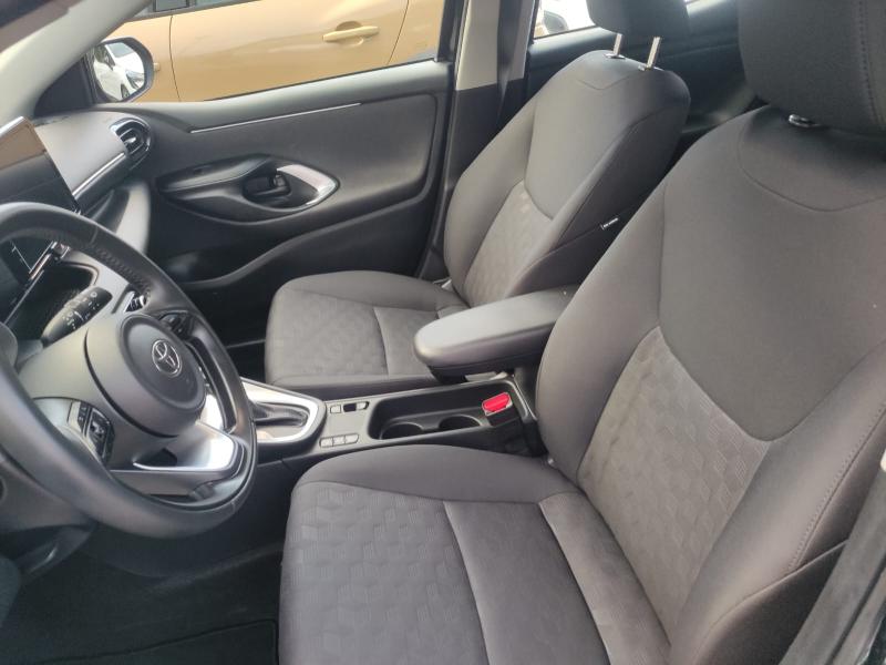 Toyota Yaris IV 1.5h Active 5 Porte 8