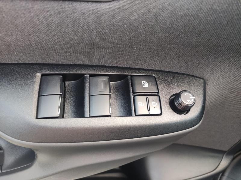 Toyota Yaris IV 1.5h Active 5 Porte 20