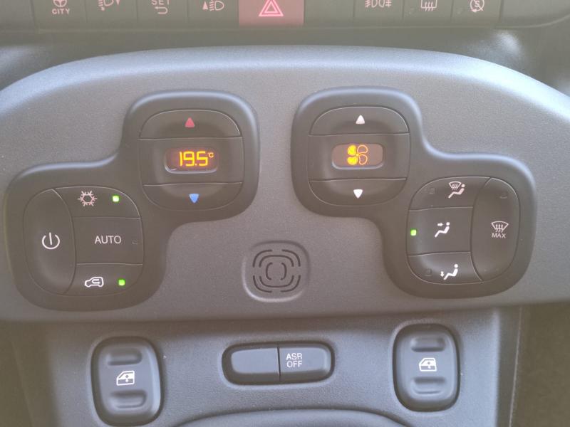 Fiat Panda Cross 1.0 HYBRID 70CV 10