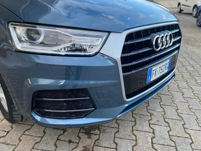 Audi Q3 10