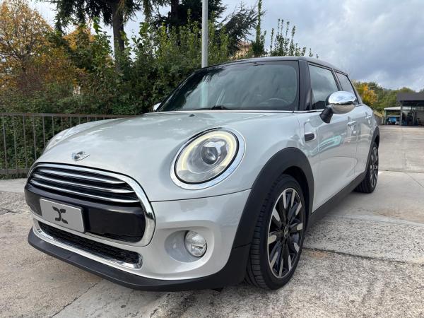 MINI Cooper D 1.5 Business auto Cerchi 17 - Pdc - Led -