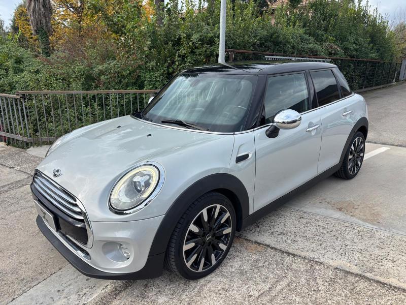 MINI Cooper D 1.5 Business auto Cerchi 17 - Pdc - Led - 2