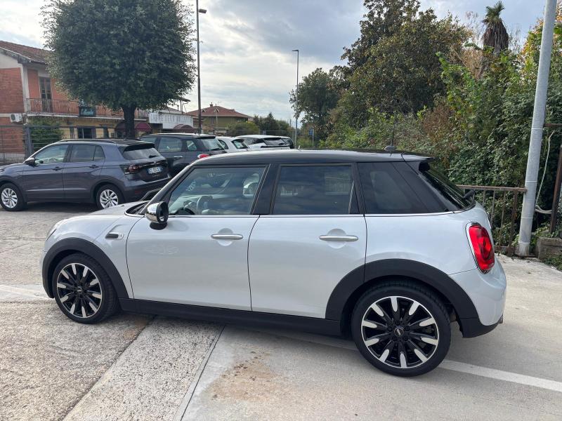MINI Cooper D 1.5 Business auto Cerchi 17 - Pdc - Led - 3