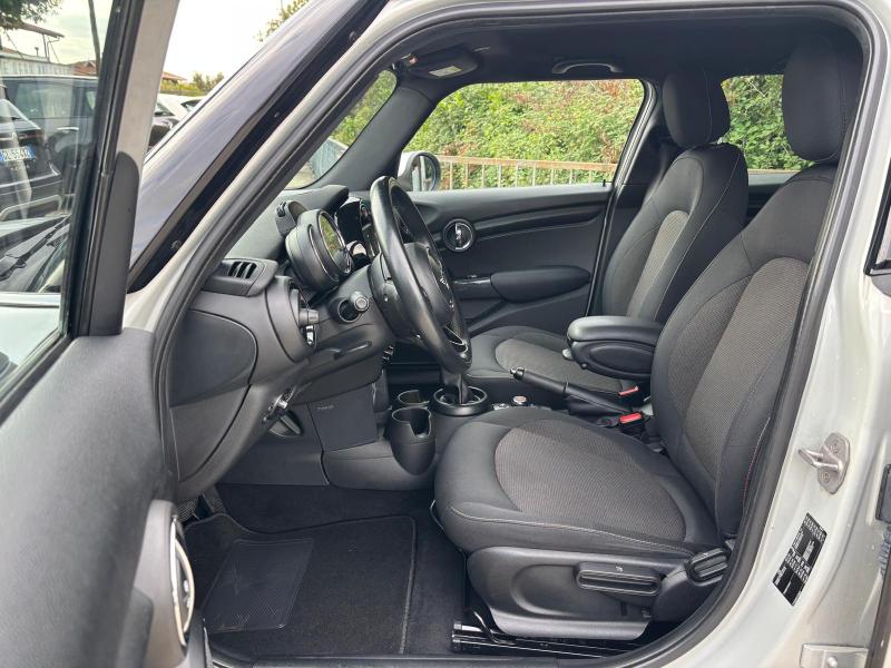 MINI Cooper D 1.5 Business auto Cerchi 17 - Pdc - Led - 11