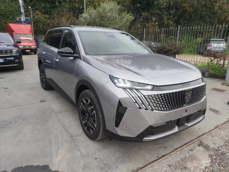 Peugeot Nuovo 5008 Hybrid 136 e-DCS6 Allure 7 Posti 16
