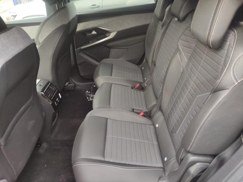 Peugeot Nuovo 5008 Hybrid 136 e-DCS6 Allure 7 Posti 11