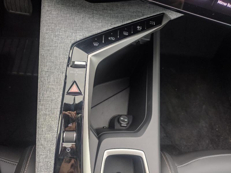 Peugeot Nuovo 5008 Hybrid 136 e-DCS6 Allure 7 Posti 10