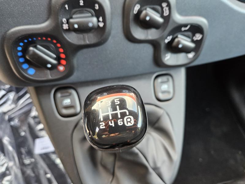 Fiat Panda 1.0 firefly hybrid Pandina 5 Posti 11