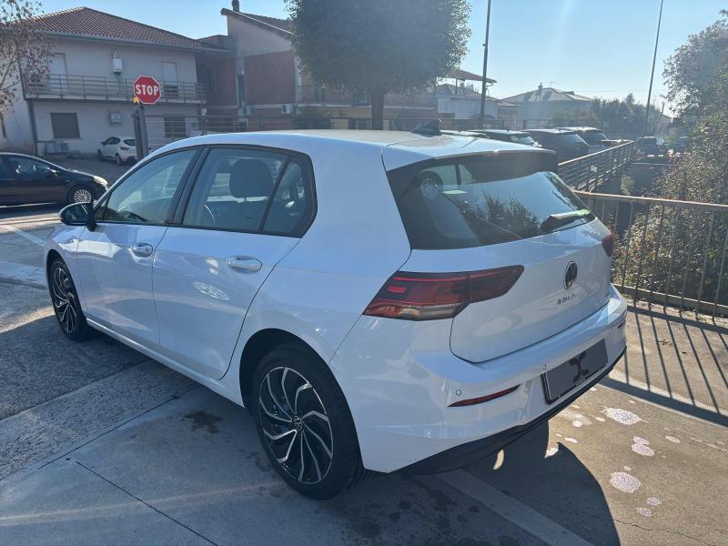 Volkswagen Golf 1.0 etsi evo Life Cambio Dsg - Led - Pdc - 3