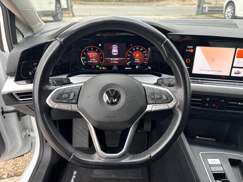 Volkswagen Golf 1.0 etsi evo Life Cambio Dsg - Led - Pdc - 12