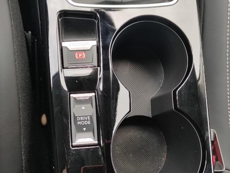 Peugeot 208 II 1.2 puretech Allure 13