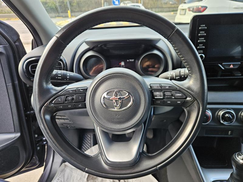 Toyota Yaris IV 1.0 Trend 9