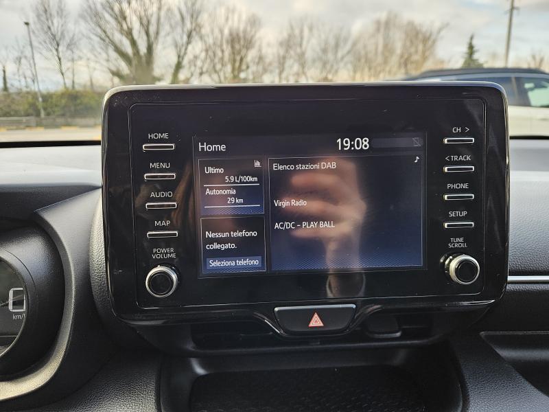 Toyota Yaris IV 1.0 Trend 11