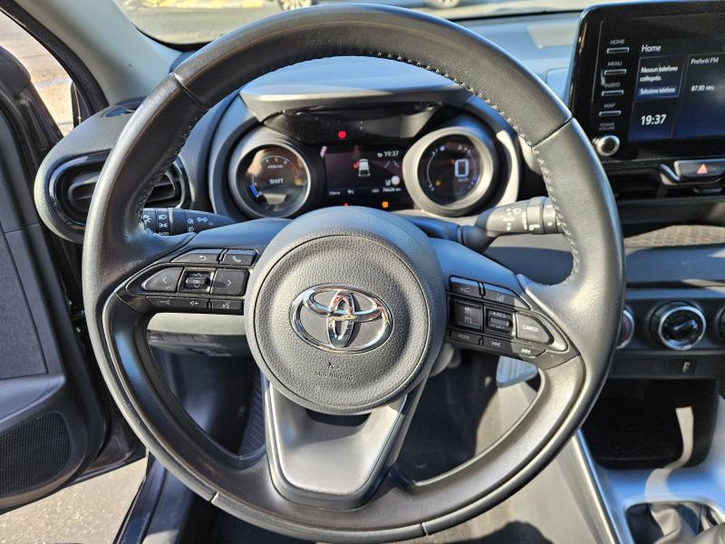 Toyota Yaris IV 1.0 Trend 9