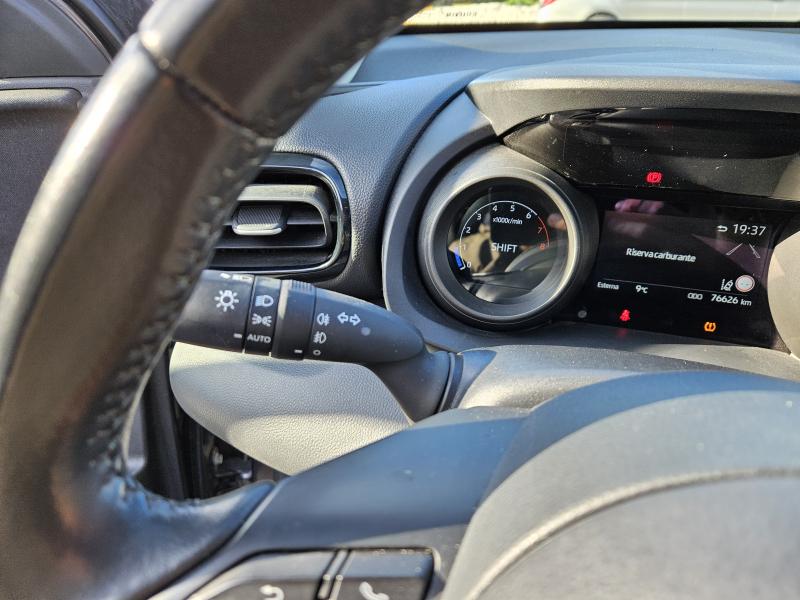 Toyota Yaris IV 1.0 Trend 19