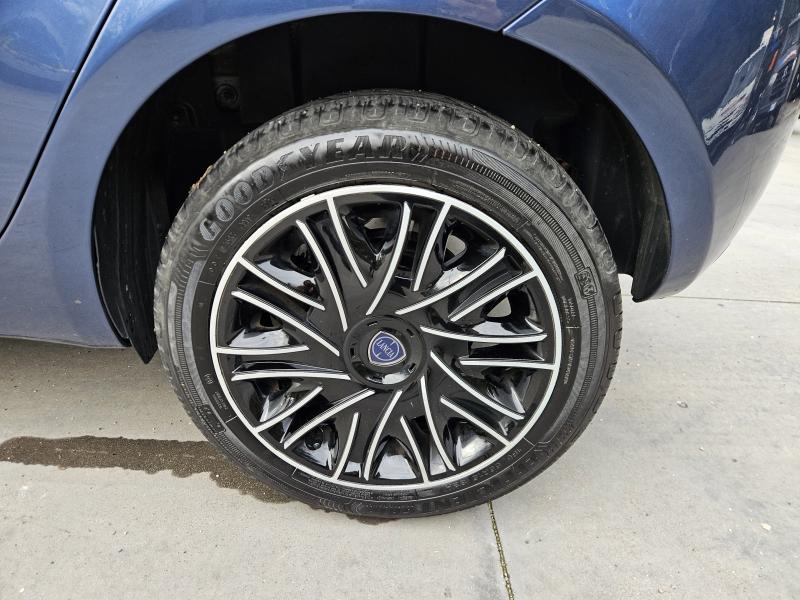 Lancia Ypsilon III 1.0 firefly hybrid Gold 14