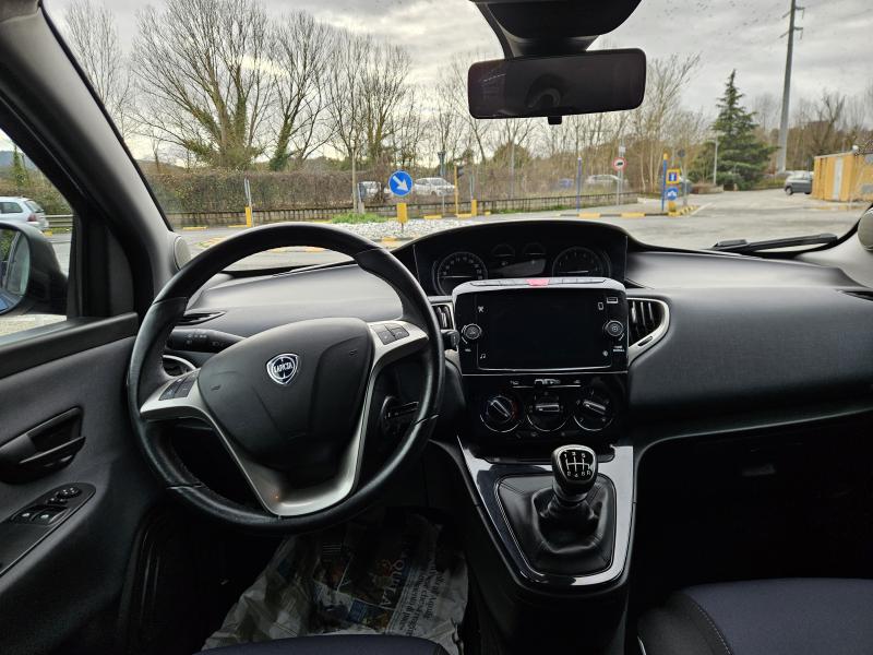 Lancia Ypsilon III 1.0 firefly hybrid Gold 2