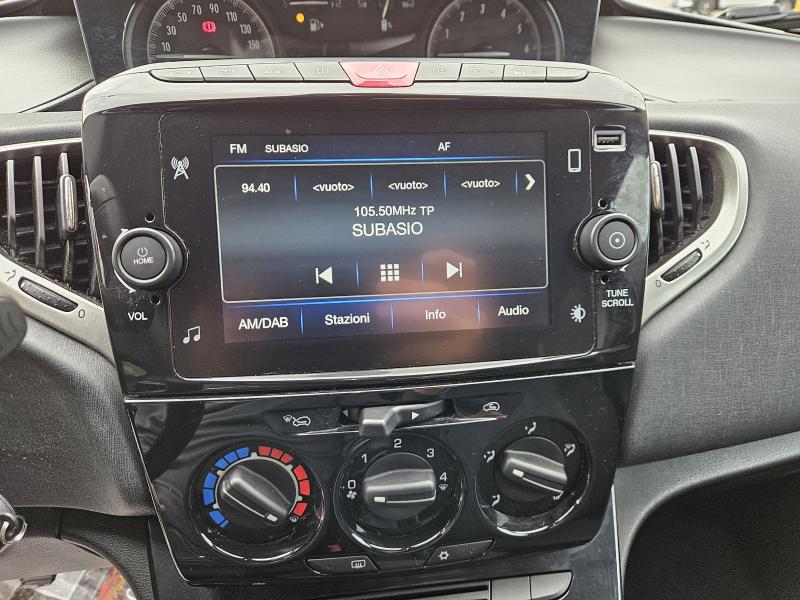 Lancia Ypsilon III 1.0 firefly hybrid Gold 3