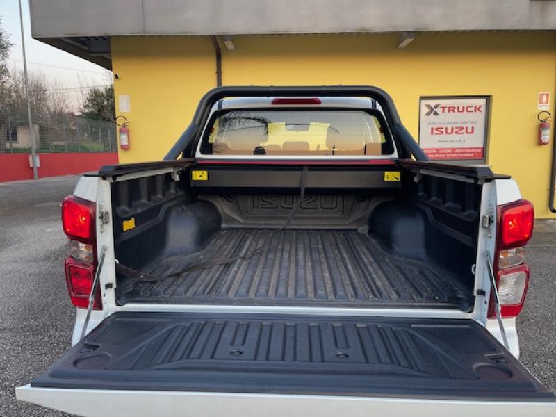 ISUZU D-MAX  CREW BB+ 7