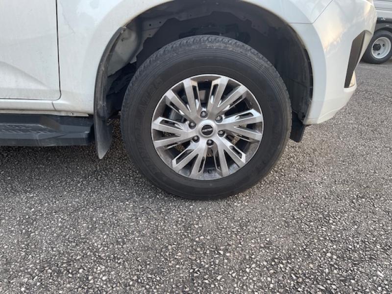 ISUZU D-MAX  CREW BB+ 10