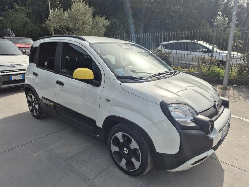 Fiat Panda Pandina Cross 1.0 firefly hybrid s&s 4
