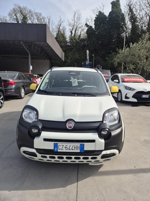 Fiat Panda Pandina Cross 1.0 firefly hybrid s&s 12