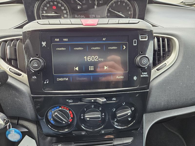 Lancia Ypsilon III 1.0 firefly hybrid Gold 10