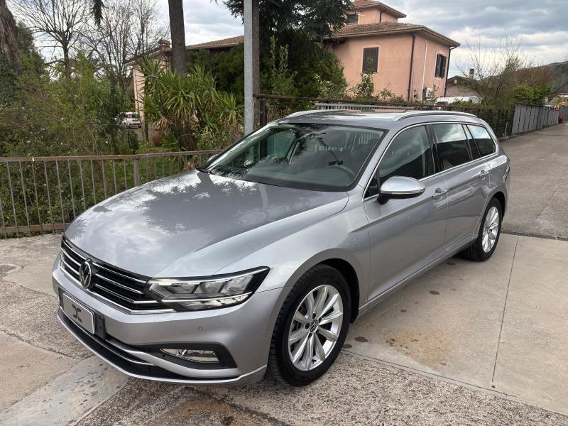 Volkswagen Passat Variant 2.0 Tdi 150cv Dsg " Navi - Cambio F1 - Led - Pdc - Sedili Elettrici " 1