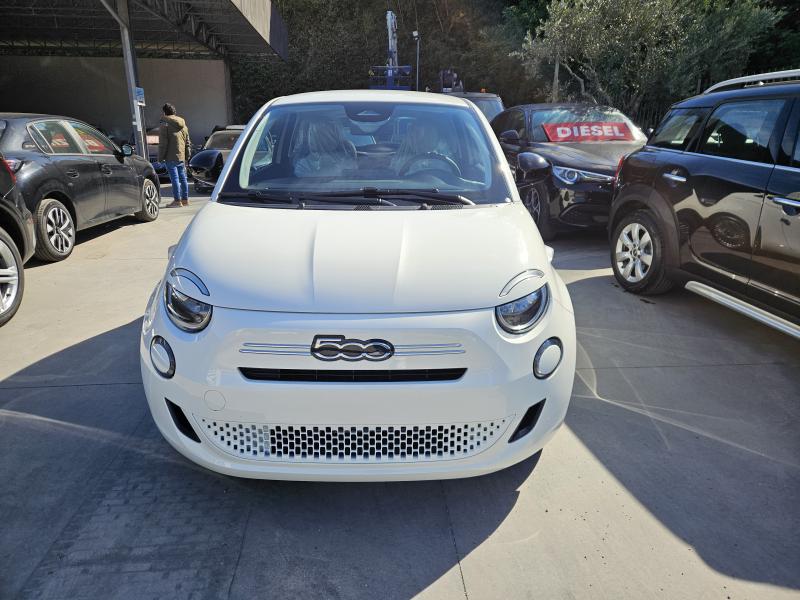 Fiat 500 Berlina Hybrid Icon 18