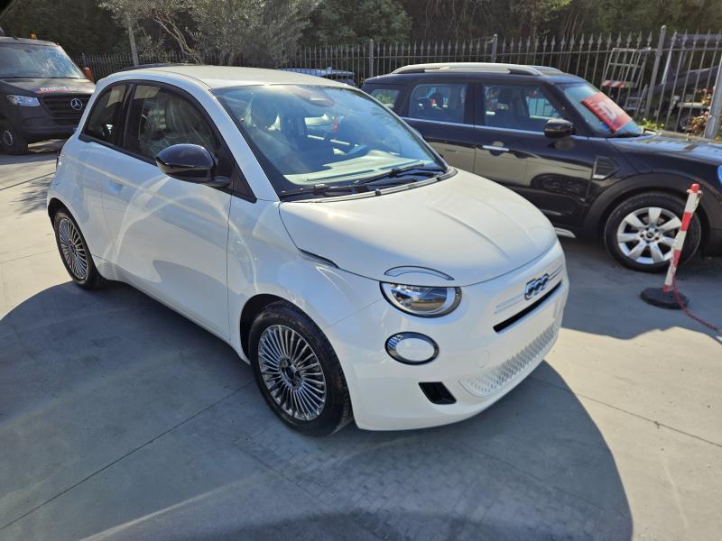 Fiat 500 Berlina Hybrid Icon 4