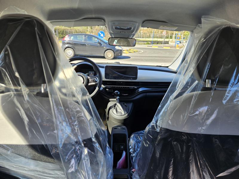 Fiat 500 Berlina Hybrid Icon 2