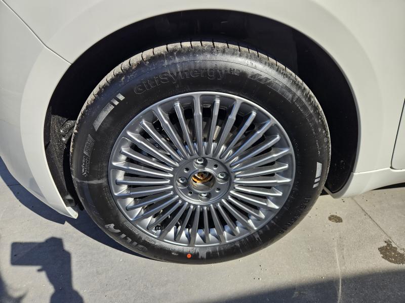 Fiat 500 Berlina Hybrid Icon 17