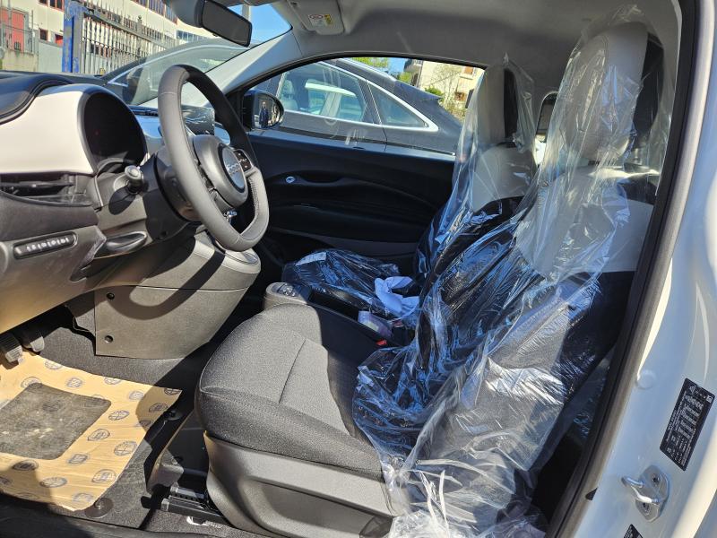 Fiat 500 Berlina Hybrid Icon 7