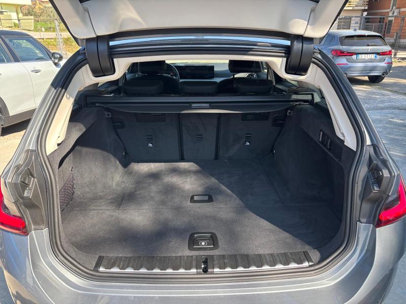 BMW 318 318d Touring mhev " Cambi F1 - Led - Navi - Pdc " 17