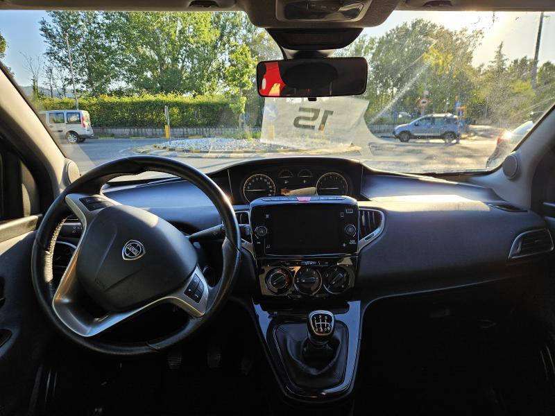 Lancia Ypsilon III 1.0 firefly hybrid Gold 2