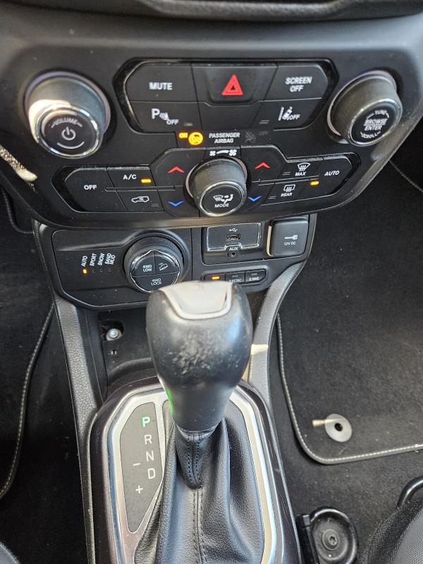Jeep Renegade 1.3 T4 190CV PHEV 4xe AT6 Limited 11